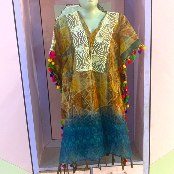❌❌SOLD❌❌Trending kaftan tunic with pompom - Picture 4 of 11